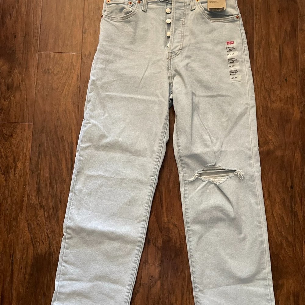 High waisted Levi's Light Wash Jeans